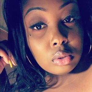 Meet your Posher, Raquel